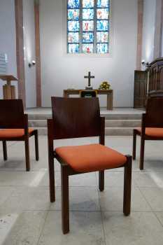 Preview: Gemeindestuhl Bonn, Massivholzstapelstuhl